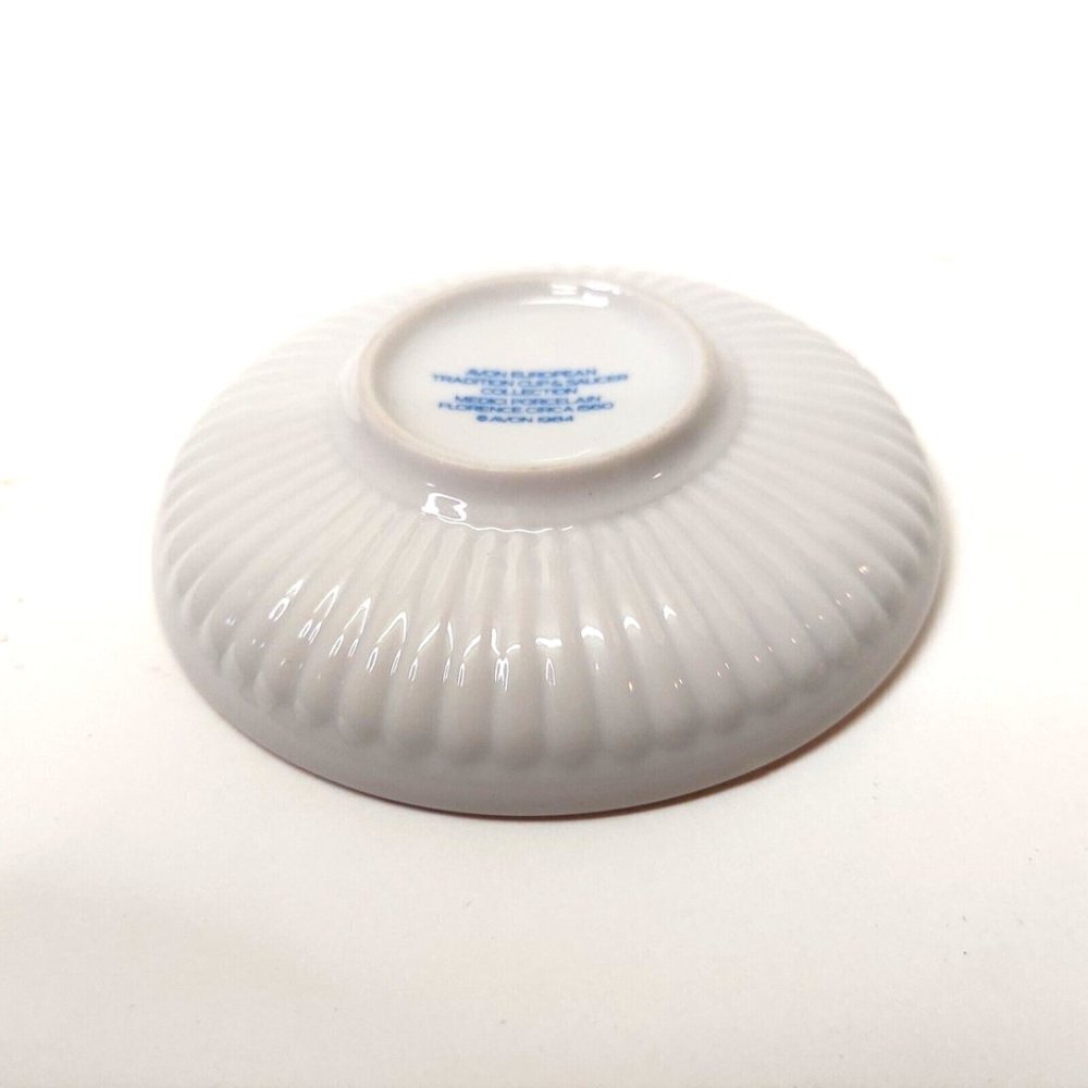 VTG 1984 Avon European Tradition Miniature Cup & Saucer Set Medici Porcelain - Picture 9 of 13